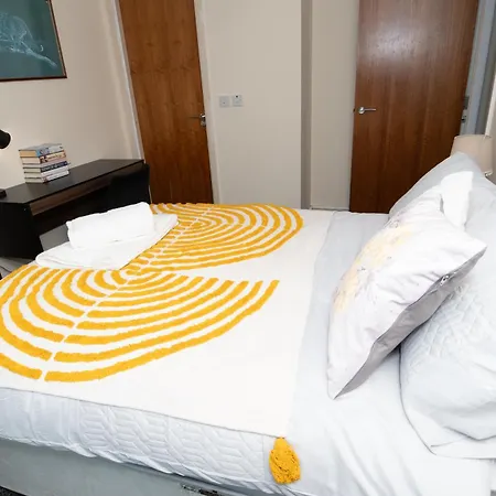 Centre Location-family Friendly-free Parking Bradford (West Yorkshire)