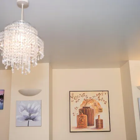 Centre Location-family Friendly-free Parking Apartment