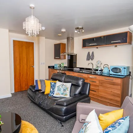 Centre Location-family Friendly-free Parking Apartment *