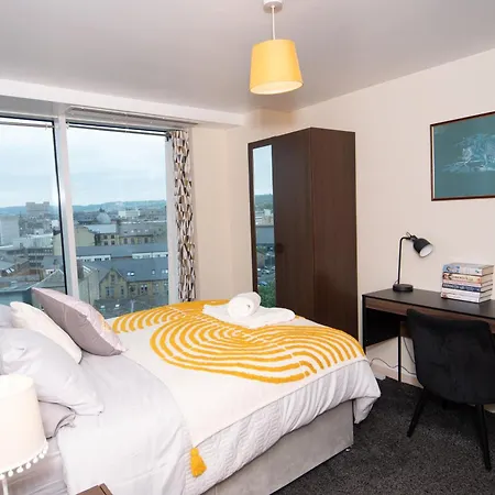 Centre Location-family Friendly-free Parking * Bradford (West Yorkshire)