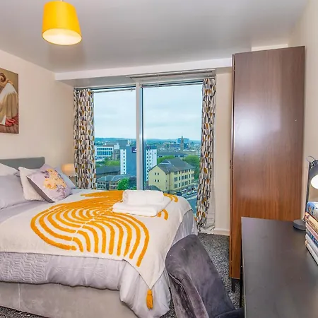 Centre Location-family Friendly-free Parking Apartment