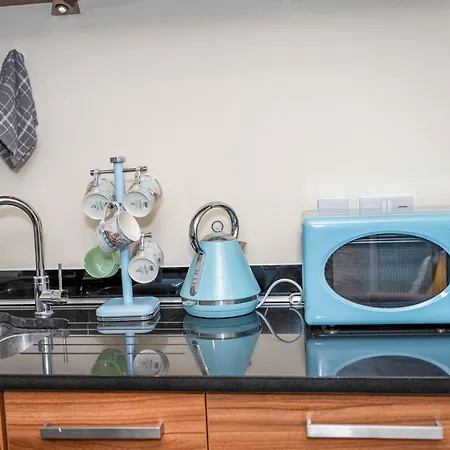 Apartment Centre Location-family Friendly-free Parking