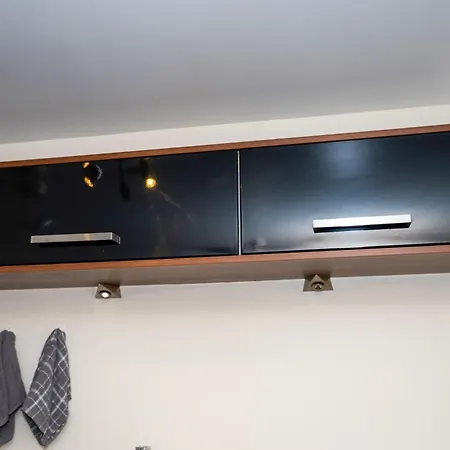 Centre Location-family Friendly-free Parking Apartment