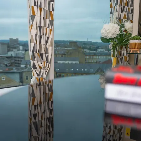 Centre Location-family Friendly-free Parking Apartment *