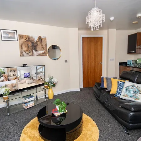 Apartment Centre Location-family Friendly-free Parking *